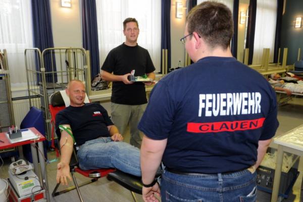 120711_blutspende_feuerwehr-soeh1 120711_blutspende_feuerwehr-soeh1