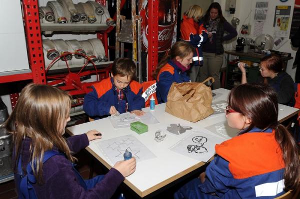 121112_kugelbemalung_jugendfeuerwehr_mehrum-soeh1 121112_kugelbemalung_jugendfeuerwehr_mehrum-soeh1