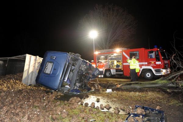 121217_lkw-unfall_l411-soeh1 121217_lkw-unfall_l411-soeh1