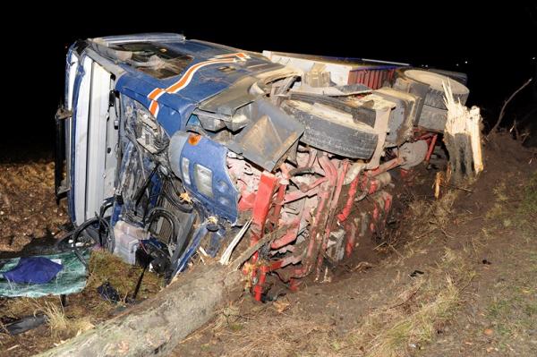 121217_lkw-unfall_l411-soeh3