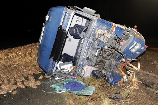 121217_lkw-unfall_l411-soeh4 121217_lkw-unfall_l411-soeh4