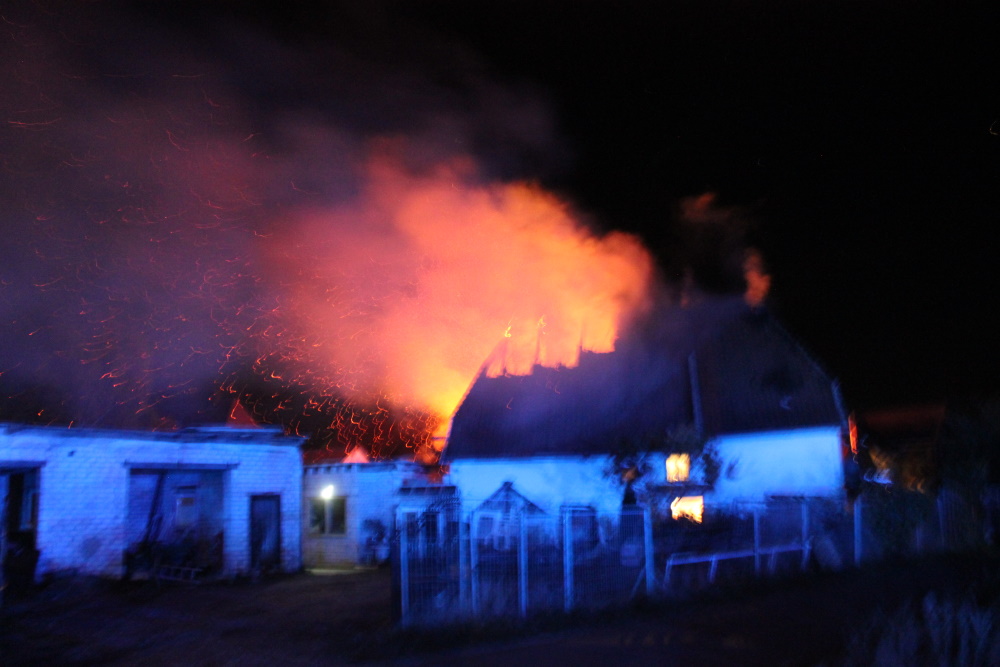 2022_09_23_dachstuhlbrand_stedum_bekum_haupt1a