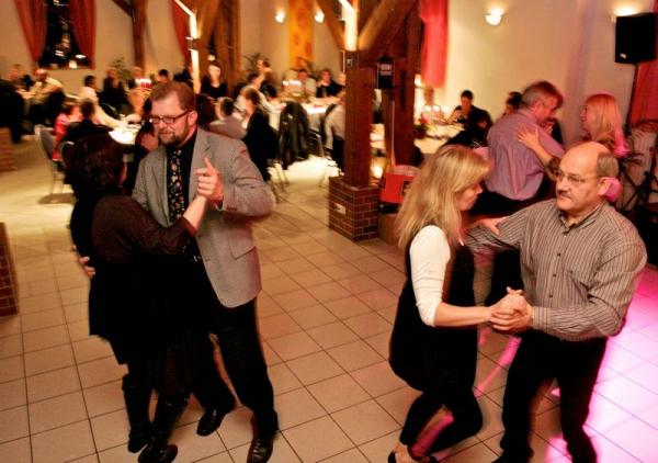120114_feuerwehrball_clauen-kn1 120114_feuerwehrball_clauen-kn1
