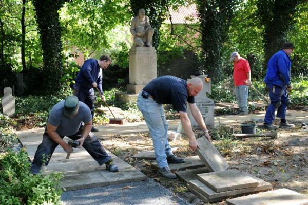 110924_ehrenmal_clauen-soeh1 110924_ehrenmal_clauen-soeh1